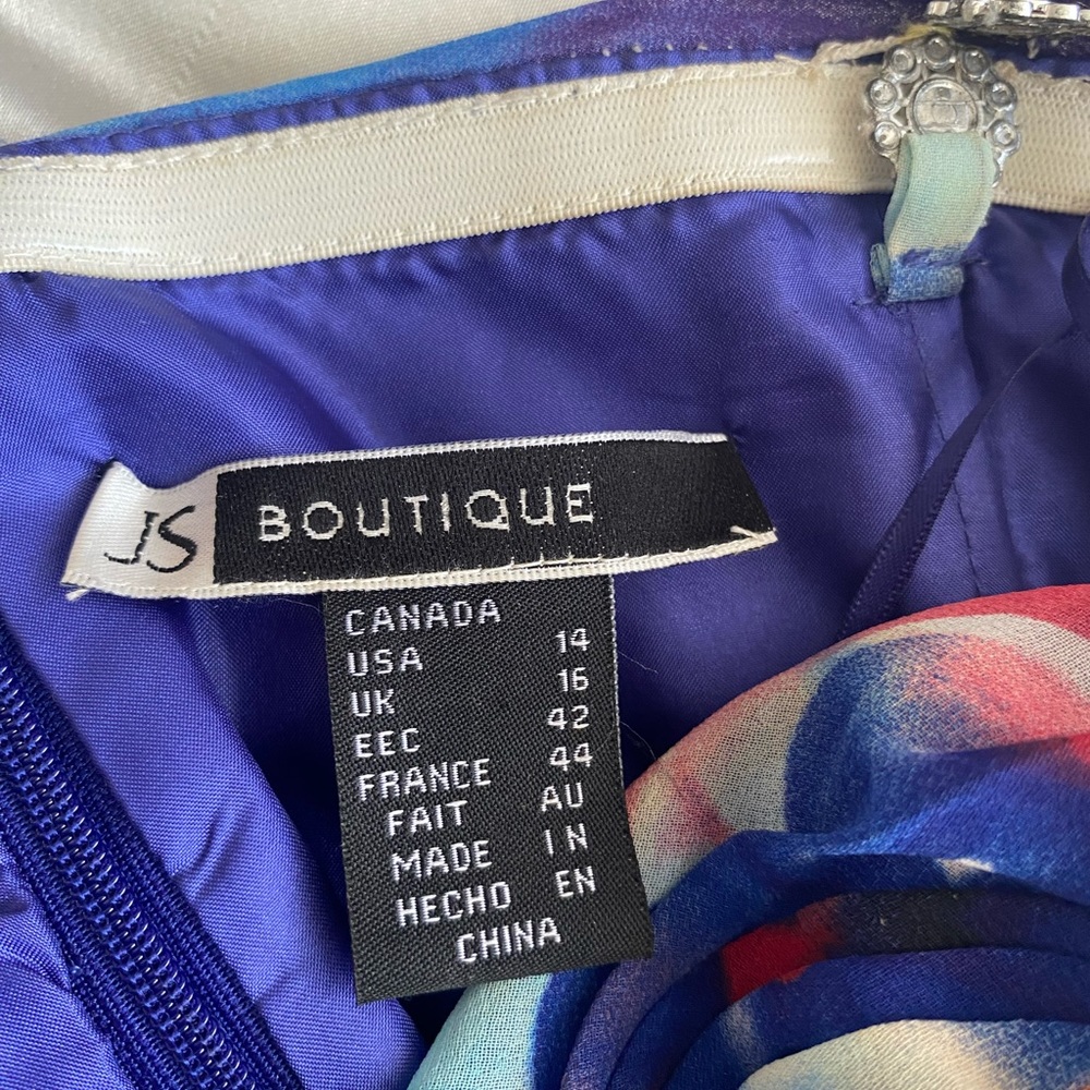 Beautiful soft print dress in great condition - Picture 7 of 11